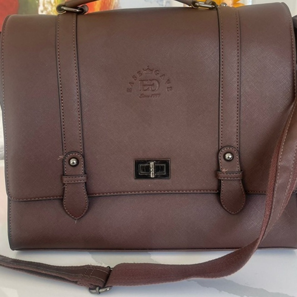 Elegant Brown Leather Bag